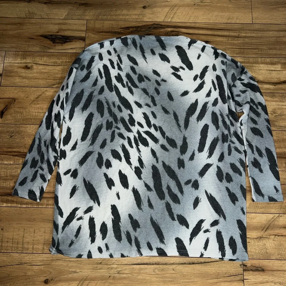 animal print sweater